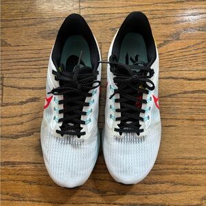 Nike Pegasus 40 Women’s Size 8.5 White/Crimson Running Shoes